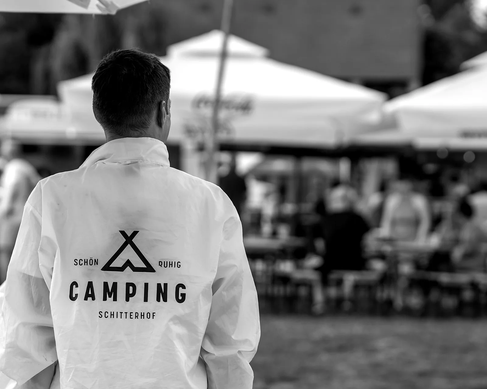 Für den Gast ist die Marke kein Organigramm. Check-in, Technik, Gastronomie, Reinigung und Team werden als ein Gesamterlebnis wahrgenommen.